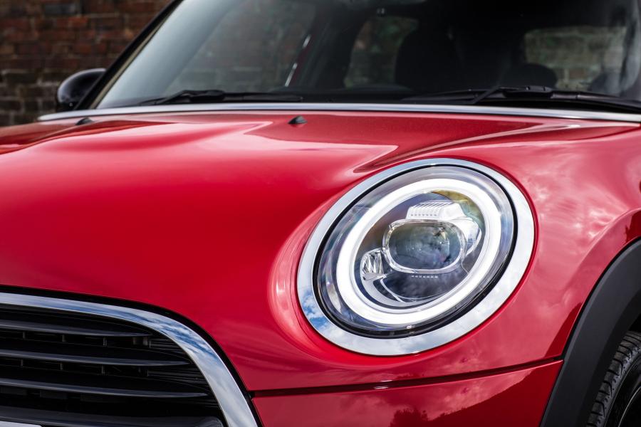 Детали экстерьера Mini Cooper 5-Door (F56) 2018 года  (UK) (фото 11 из 23)